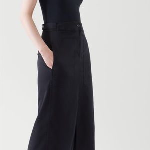 NWOT, COS Maxi skirt in dark navy.
